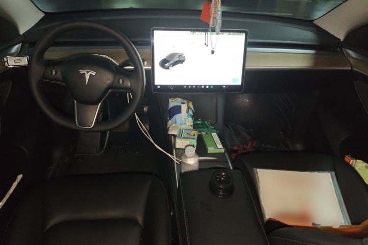 Used Tesla Model Y 2021 Long-Range All-Wheel-Drive Version 3D7 Center Console