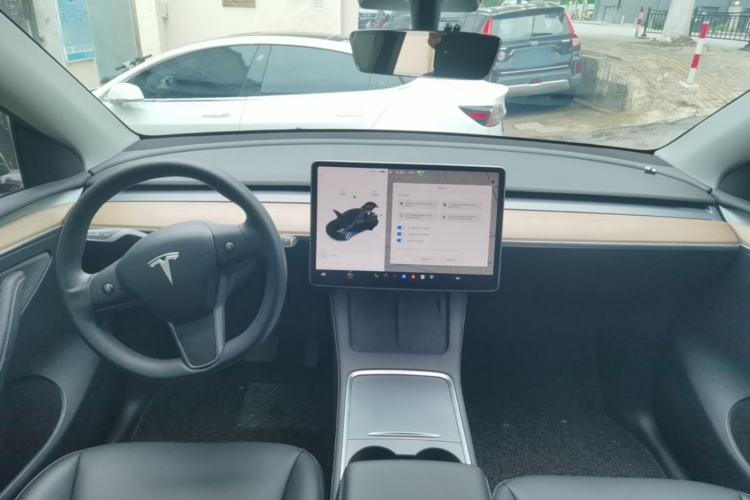 Used Tesla Model Y 2021 Long-Range All-Wheel-Drive Version 3D7 Center Console