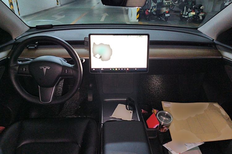 Used Tesla Model Y 2021 Long-Range All-Wheel-Drive Version 3D7 Center Console