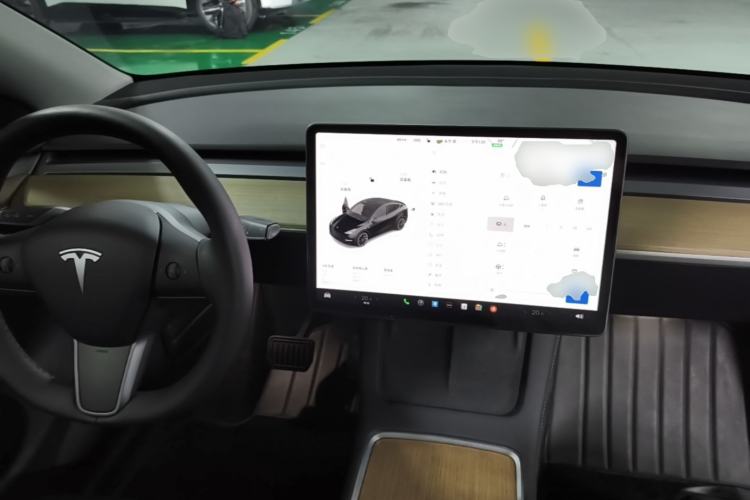 Used Tesla Model Y 2021 Long-Range All-Wheel-Drive Version Center Console
