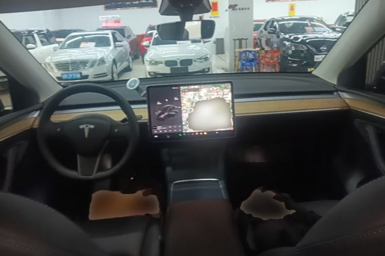 Used Tesla Model Y 2021 Revised Version 2 Long-Range All-Wheel-Drive Edition Center Console