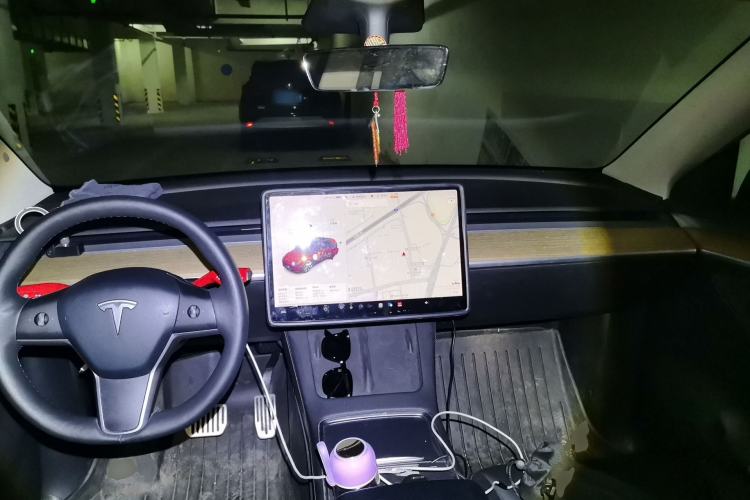 Used Tesla Model Y 2021 Long-Range All-Wheel-Drive Version 3D7 Center Console