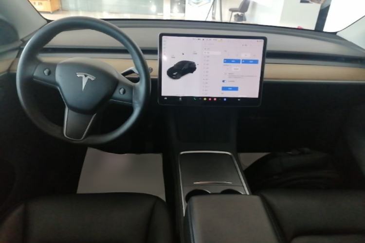 Used Tesla Model Y 2021 Long-Range All-Wheel-Drive Version Center Console