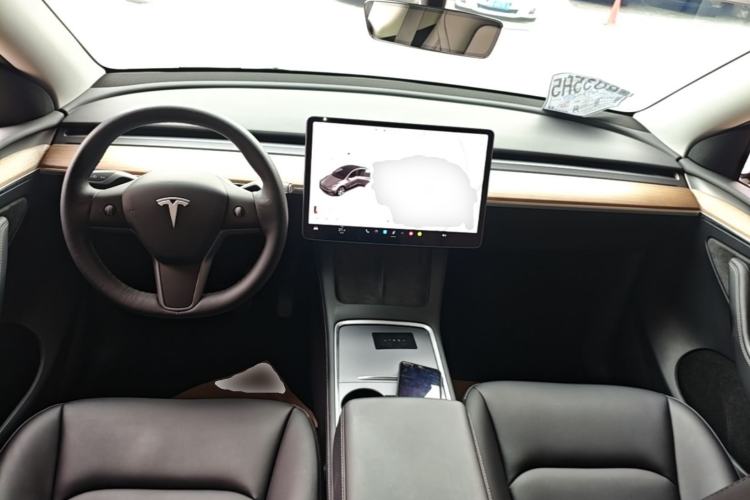 Used Tesla Model Y 2021 Standard Range Rear-Wheel Drive Version Center Console