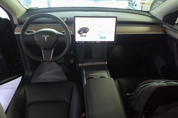Used Tesla Model Y 2021 Long-Range All-Wheel-Drive Version 3D7 Center Console