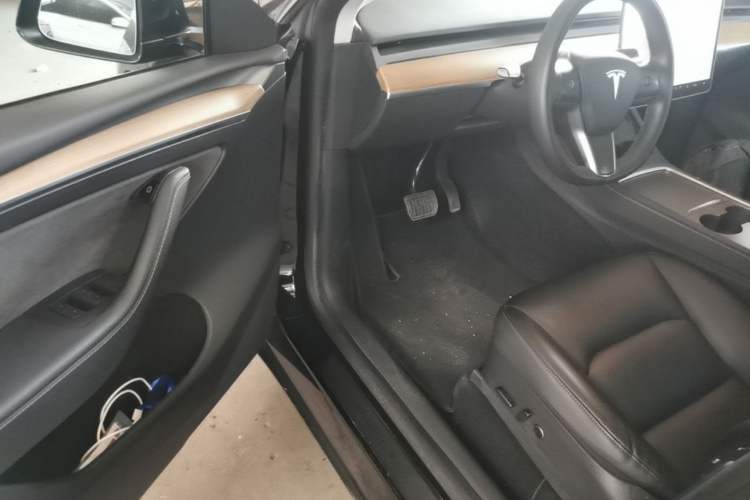 Used Tesla Model Y 2021 Standard Range Rear-Wheel Drive Version Driver Seat
