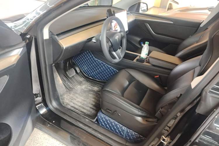 Used Tesla Model Y 2021 Long-Range All-Wheel-Drive Version Driver Seat