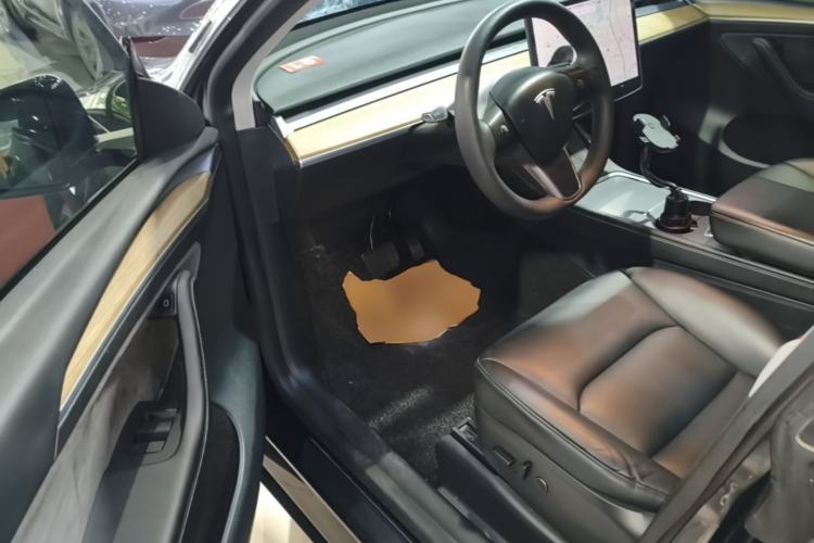 Used Tesla Model Y 2021 Long-Range All-Wheel-Drive Version Driver Seat