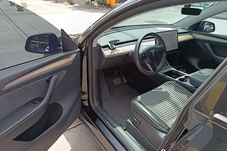 Used Tesla Model Y 2021 Standard Range Rear-Wheel Drive Version Driver Seat