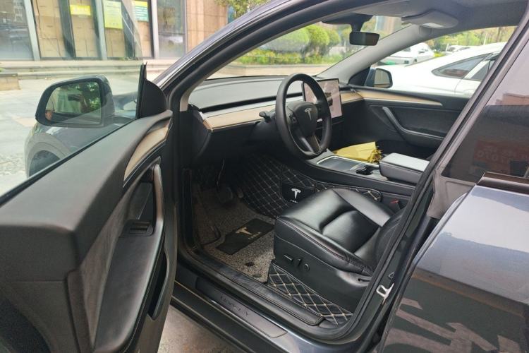 Used Tesla Model Y 2021 Long-Range All-Wheel-Drive Version 3D7 Driver Seat