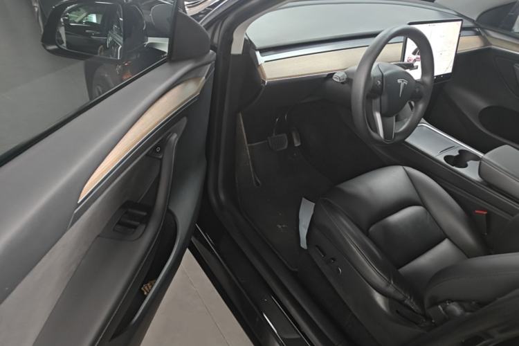 Used Tesla Model Y 2021 Long-Range All-Wheel-Drive Version 3D7 Driver Seat