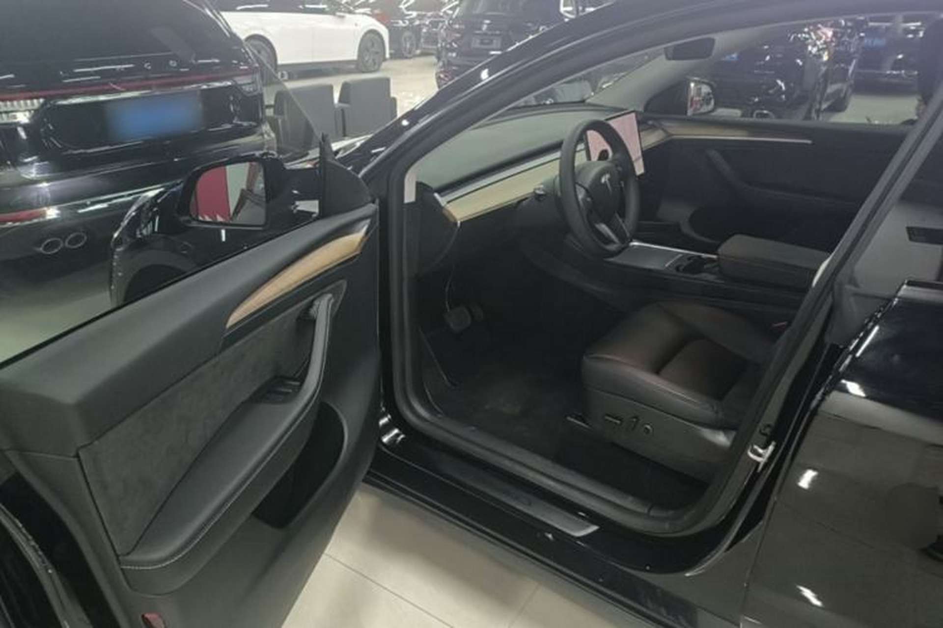 Used Tesla Model Y 2021 Long-Range All-Wheel-Drive Version Driver Seat