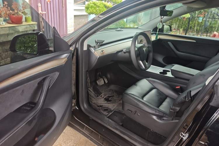 Used Tesla Model Y 2021 Long-Range All-Wheel-Drive Version 3D7 Driver Seat