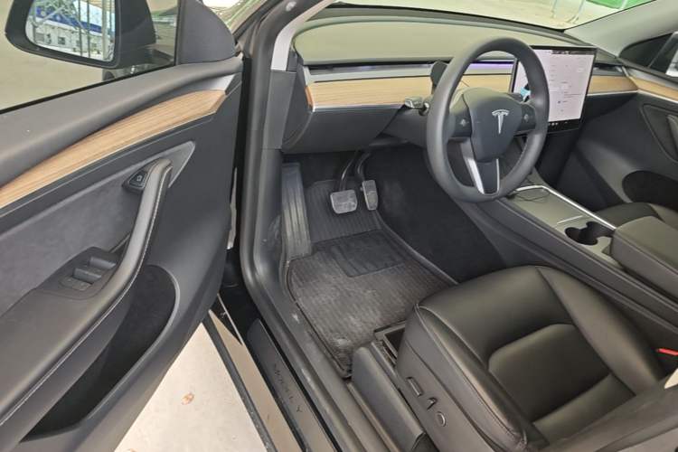 Used Tesla Model Y 2021 Standard Range Rear-Wheel Drive Version Driver Seat
