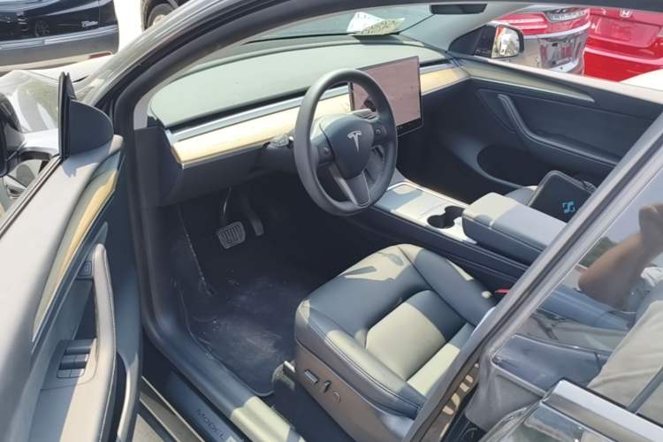 Used Tesla Model Y 2021 Standard Range Rear-Wheel Drive Version Driver Seat