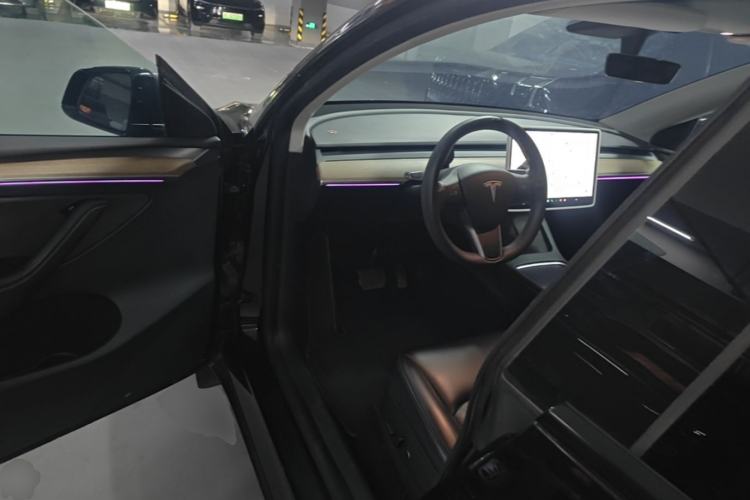 Used Tesla Model Y 2021 Long-Range All-Wheel-Drive Version Driver Seat