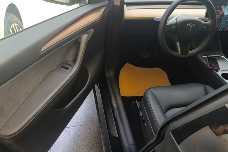 Used Tesla Model Y 2021 Long-Range All-Wheel-Drive Version Driver Seat