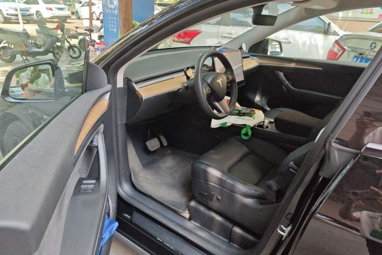 Used Tesla Model Y 2021 Standard Range Rear-Wheel Drive Version Driver Seat