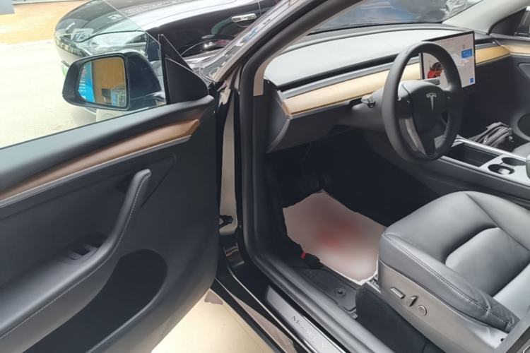 Used Tesla Model Y 2021 Long-Range All-Wheel-Drive Version Driver Seat