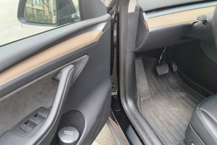 Used Tesla Model Y 2021 Standard Range Rear-Wheel Drive Version Driver Seat