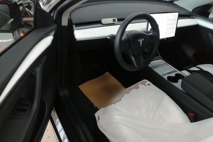 Used Tesla Model Y 2021 Long-Range All-Wheel-Drive Version 3D7 Driver Seat
