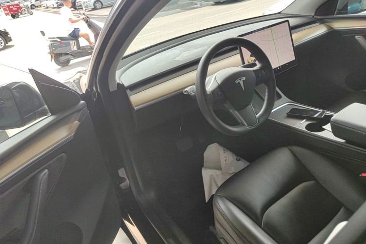 Used Tesla Model Y 2021 Standard Range Rear-Wheel Drive Version Driver Seat