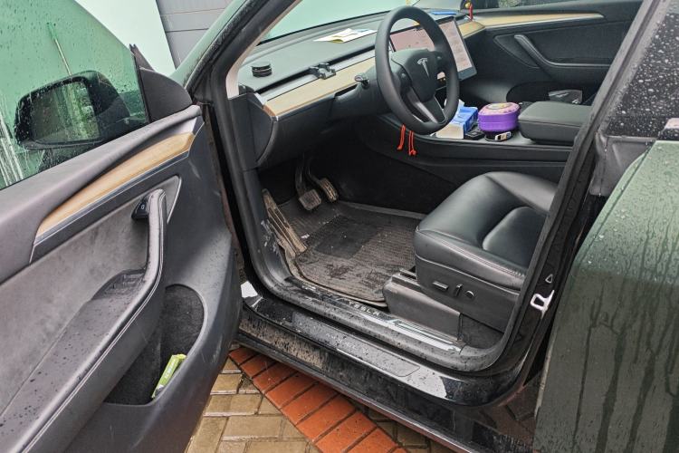 Used Tesla Model Y 2021 Standard Range Rear-Wheel Drive Version Driver Seat