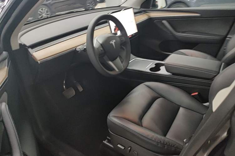 Used Tesla Model Y 2021 Standard Range Rear-Wheel Drive Version Driver Seat
