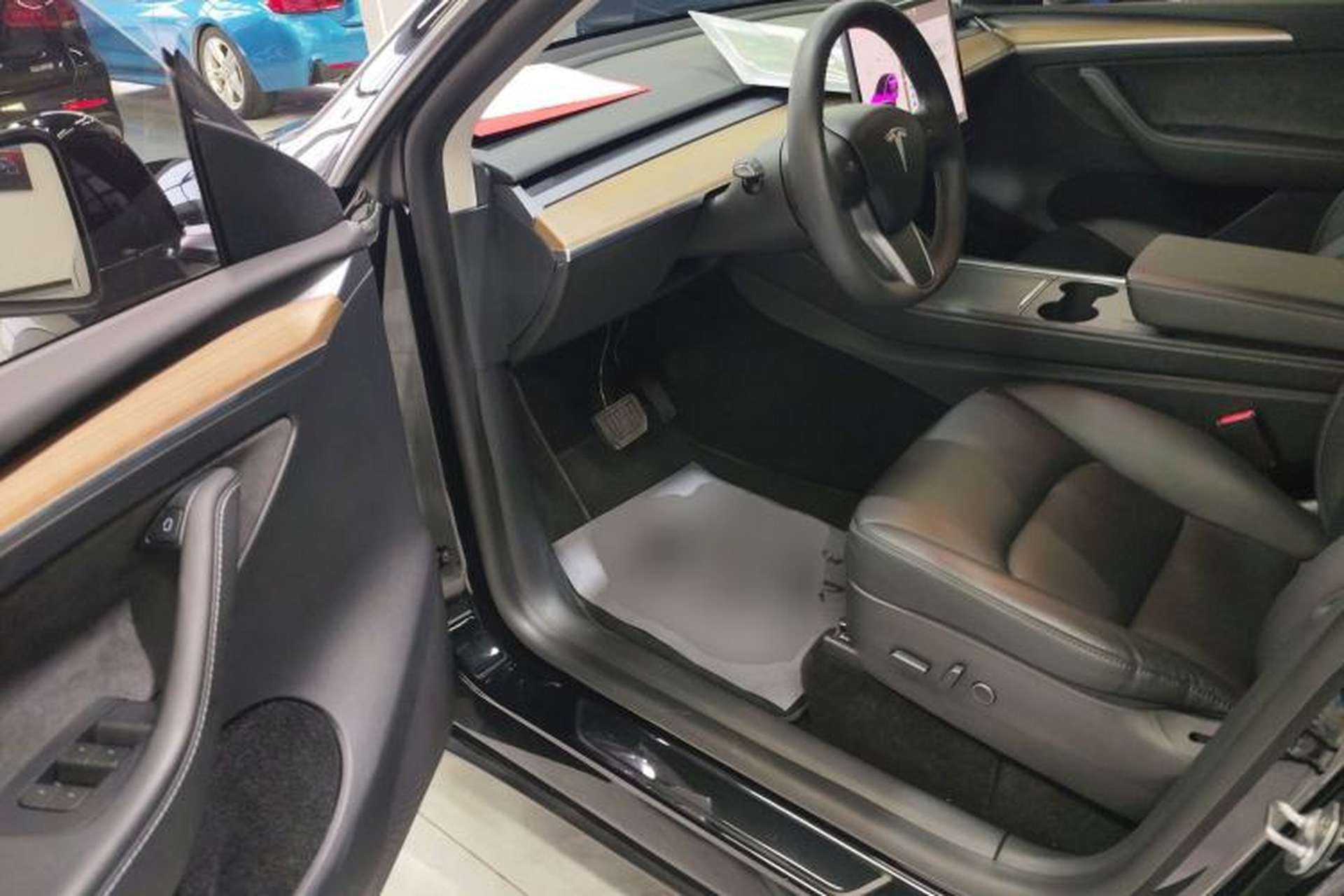 Used Tesla Model Y 2021 Standard Range Rear-Wheel Drive Version Driver Seat