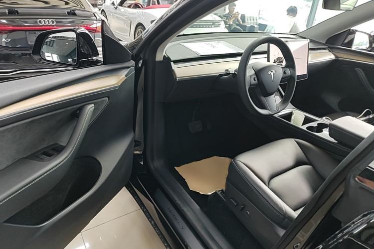 Used Tesla Model Y 2021 Standard Range Rear-Wheel Drive Version Driver Seat