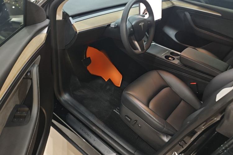Used Tesla Model Y 2021 Long-Range All-Wheel-Drive Version 3D7 Driver Seat