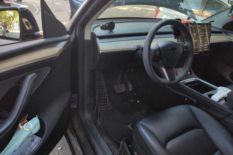Used Tesla Model Y 2021 Standard Range Rear-Wheel Drive Version Driver Seat