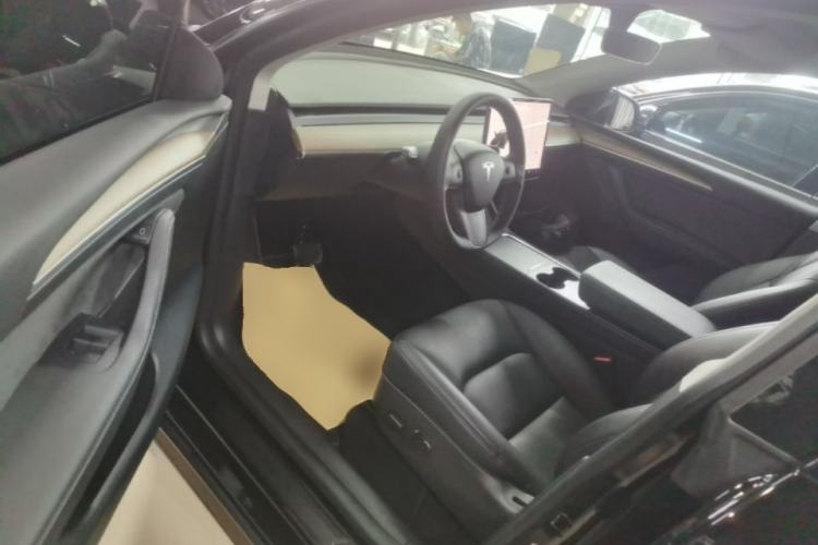 Used Tesla Model Y 2021 Long-Range All-Wheel-Drive Version Driver Seat