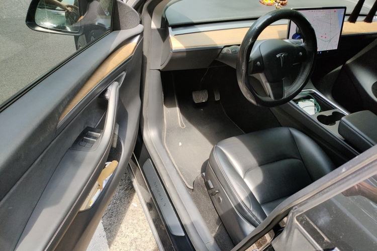 Used Tesla Model Y 2021 Long-Range All-Wheel-Drive Version Driver Seat