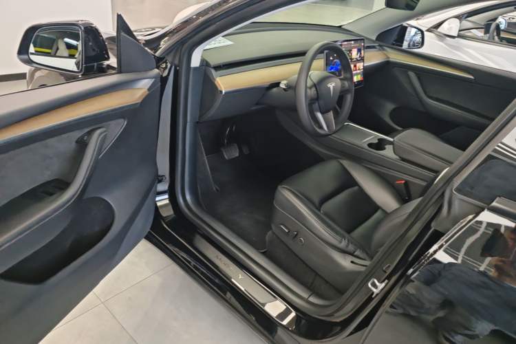 Used Tesla Model Y 2021 Standard Range Rear-Wheel Drive Version Driver Seat