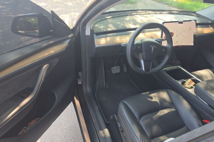 Used Tesla Model Y 2021 Long-Range All-Wheel-Drive Version Driver Seat