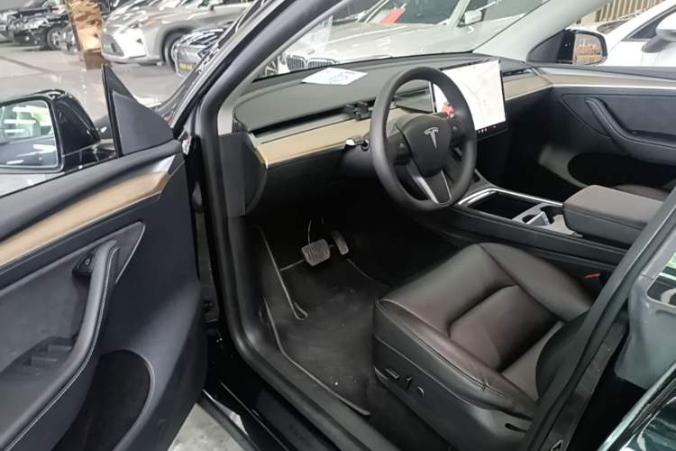 Used Tesla Model Y 2021 Standard Range Rear-Wheel Drive Version Driver Seat
