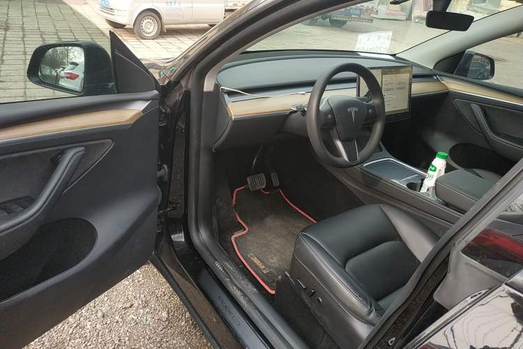 Used Tesla Model Y 2021 Standard Range Rear-Wheel Drive Version Driver Seat