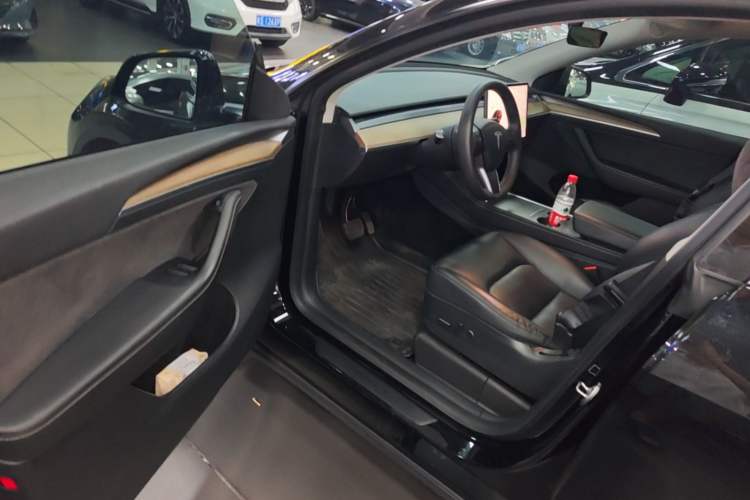 Used Tesla Model Y 2021 Long-Range All-Wheel-Drive Version 3D7 Driver Seat