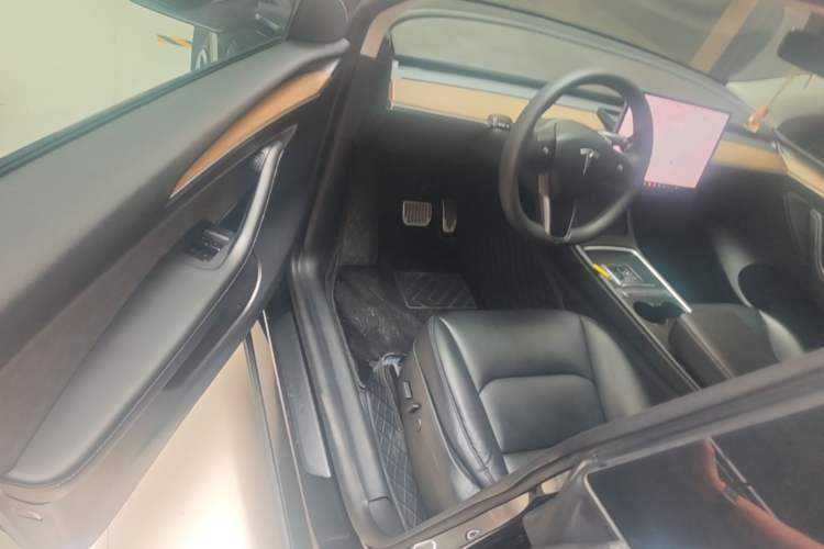 Used Tesla Model Y 2021 Standard Range Rear-Wheel Drive Version Driver Seat