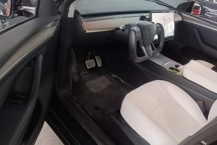 Used Tesla Model Y 2021 Long-Range All-Wheel-Drive Version 3D7 Driver Seat