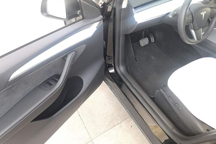 Used Tesla Model Y 2021 Standard Range Rear-Wheel Drive Version Driver Seat