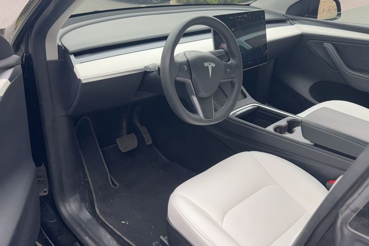 Used Tesla Model Y 2021 Standard Range Rear-Wheel Drive Version Driver Seat