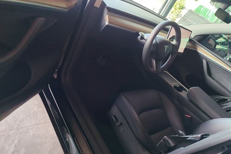 Used Tesla Model Y 2021 Standard Range Rear-Wheel Drive Version Driver Seat