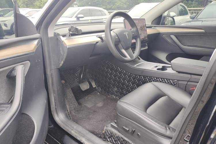Used Tesla Model Y 2021 Standard Range Rear-Wheel Drive Version Driver Seat
