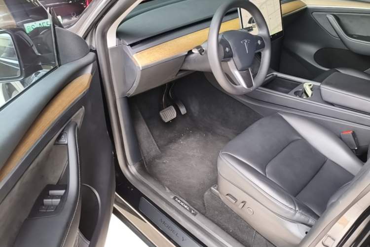 Used Tesla Model Y 2021 Standard Range Rear-Wheel Drive Version Driver Seat