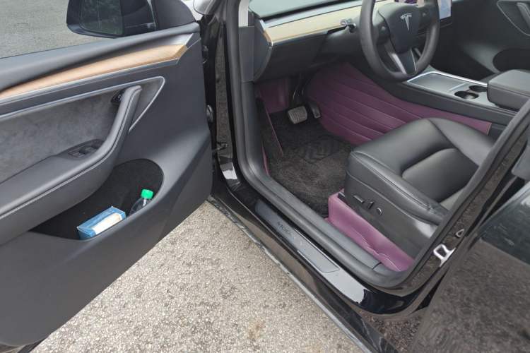 Used Tesla Model Y 2021 Long-Range All-Wheel-Drive Version Driver Seat