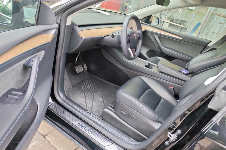 Used Tesla Model Y 2021 Standard Range Rear-Wheel Drive Version Driver Seat