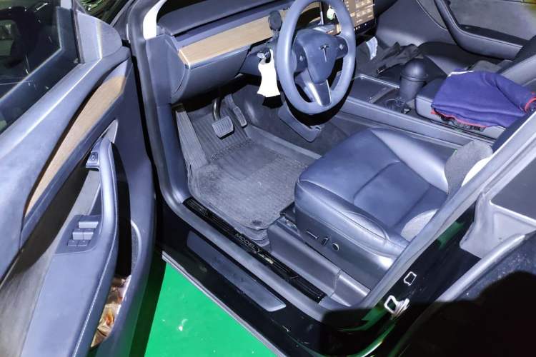 Used Tesla Model Y 2021 Standard Range Rear-Wheel Drive Version Driver Seat