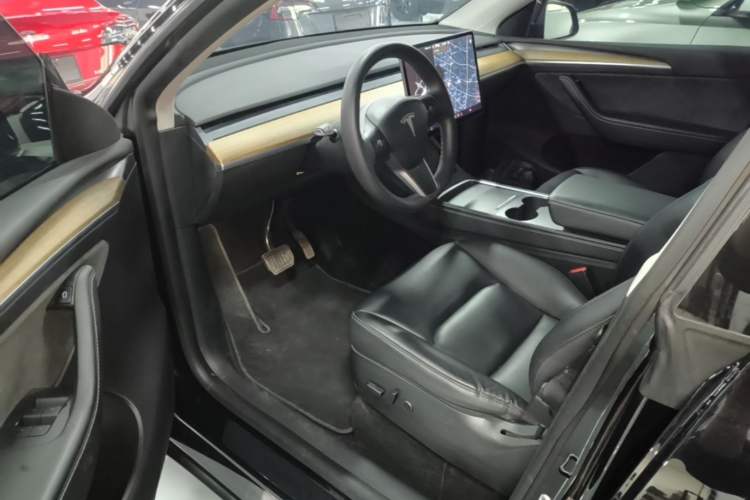 Used Tesla Model Y 2021 Standard Range Rear-Wheel Drive Version Driver Seat